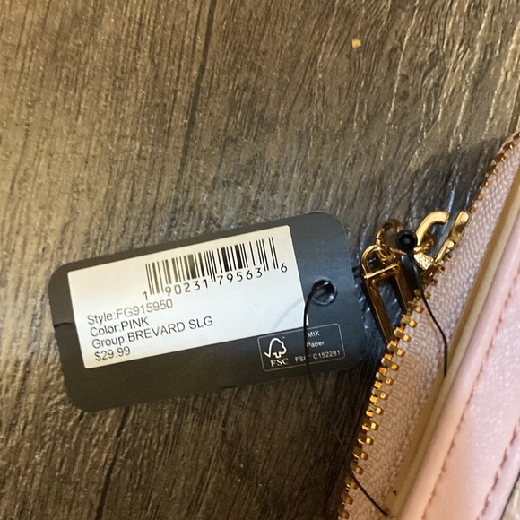 NWT Pink Guess  faux Leather Wallet - Picture 6 of 6
